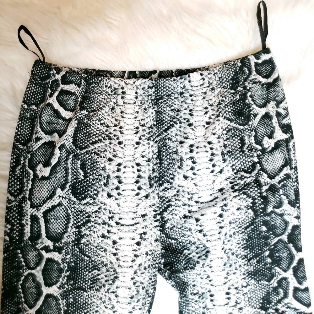 Snake Print Leggings - Picture 2 of 2